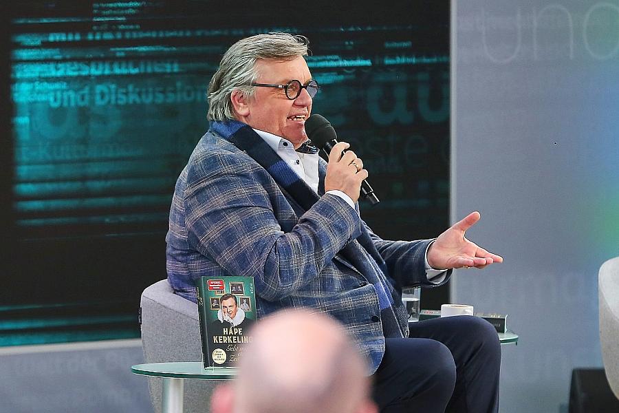 Hape Kerkeling spricht bei SPD-Klausur über Toleranz und Demokratie: Fraktionsmanager Wiese fordert radikale Solidarität gegen Rechts