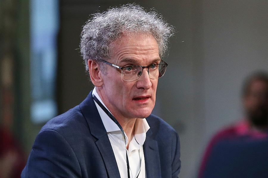 Autor Oschmann: Medien tragen Mitschuld an Eskalation der Ost-West-Debatte