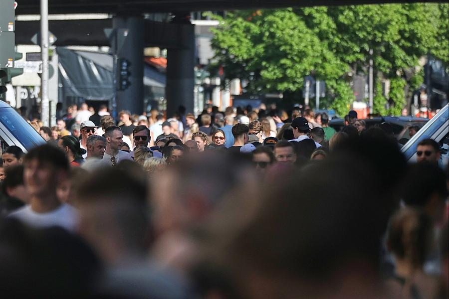 Forsa-Umfrage: Vier von fünf Deutschen blicken mit Sorge auf die Zukunft der Demokratie in Deutschland