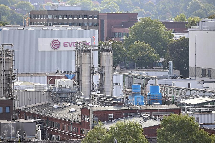 Evonik baut 3.200 Stellen ab: 2.150 Jobs in Deutschland betroffen