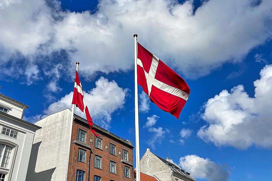 Ostsee: Russische Fregatte feuert Leuchtraketen auf dänischen Hubschrauber