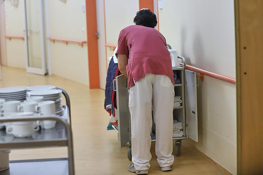 Pflegekommission: Verbände fordern Entlastungen für Pflegebedürftige und Kommunen – Kritik an Carsten Linnemann