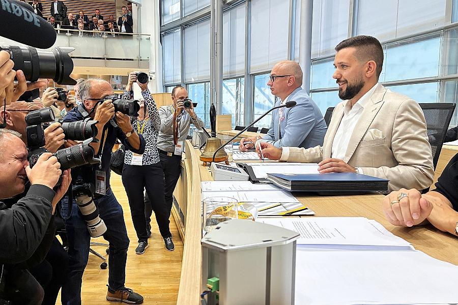 Boris Pistorius in SPD-Fraktionssitzung: „Ich kann gar nicht so viel fressen, wie ich kotzen möchte“ – Kundgebung am Bebelplatz geplant