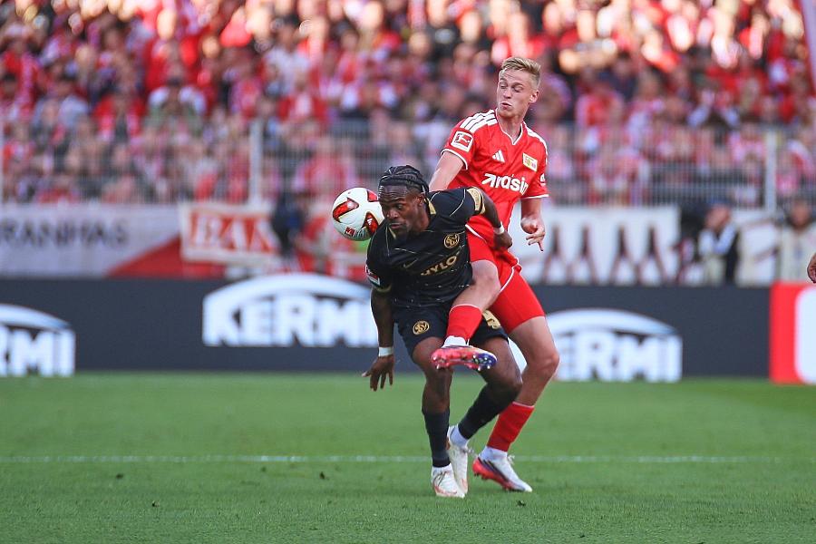 Erster Saisonsieg für Union Berlin, Bayern nur 2:2 in Augsburg