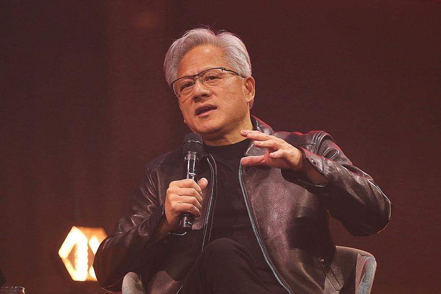 Nvidia-Chef Jensen Huang weist Warnungen vor KI-Auslöschung der Menschheit als „lächerlich“ zurück