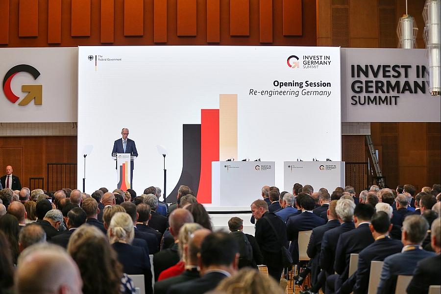 Merz verspricht beim Investitionsgipfel in Berlin bessere Bedingungen für Unternehmen