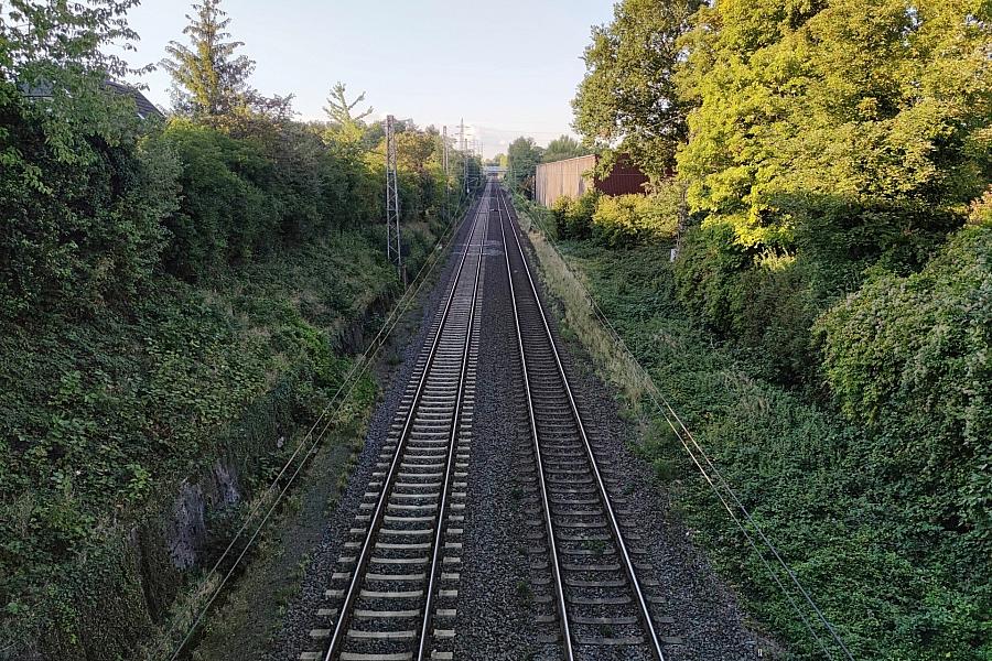 Verkehrsministerkonferenz: Al-Wazir nimmt Bilger bei Trassenpreisen und Niedrigwasser in die Pflicht