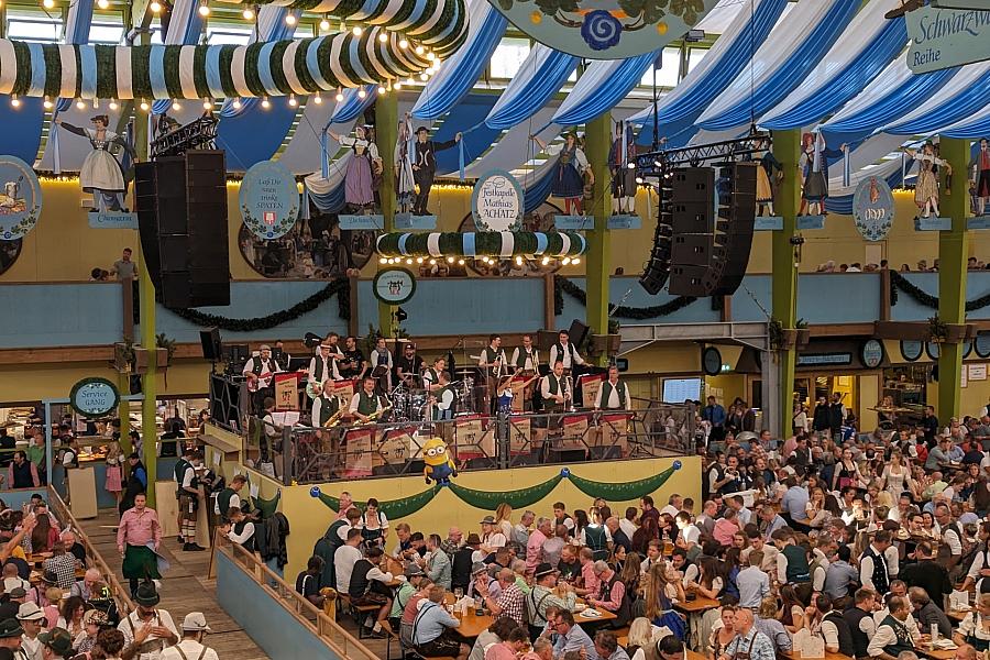 Oktoberfest 2026: Rekordbesuch, mehr Bier und schwerer Unfall am letzten Wiesn-Tag