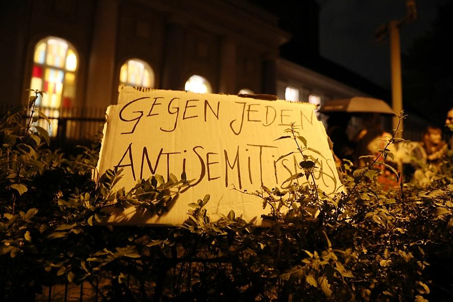 Antisemitismus-Bekämpfung: Rabbiner Nachama, Erzbischof Koch und Bischof Stäblein fordern Verankerung in Berliner Landesverfassung