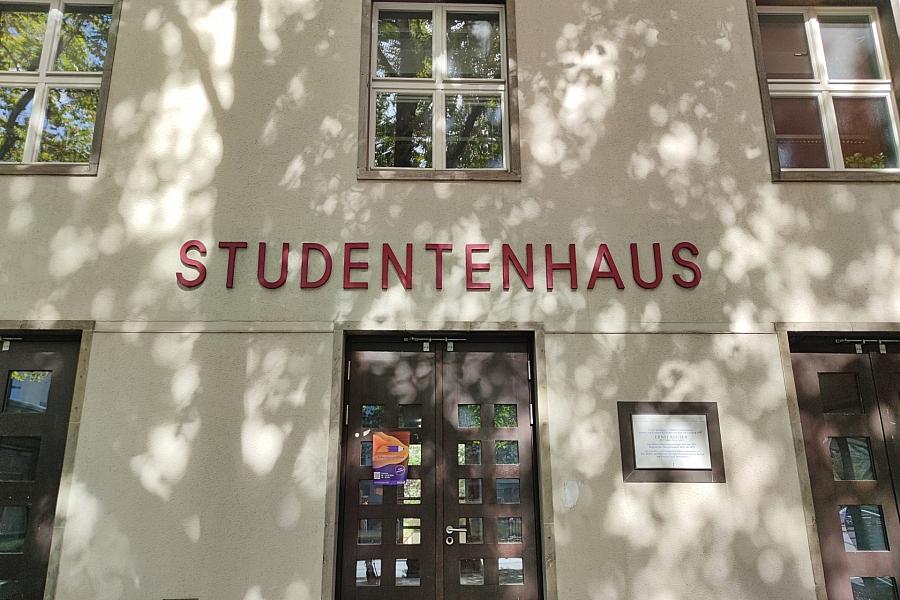 Studienanfänger 2025/26: 69 Prozent bleiben im Bundesland ihrer Hochschulreife