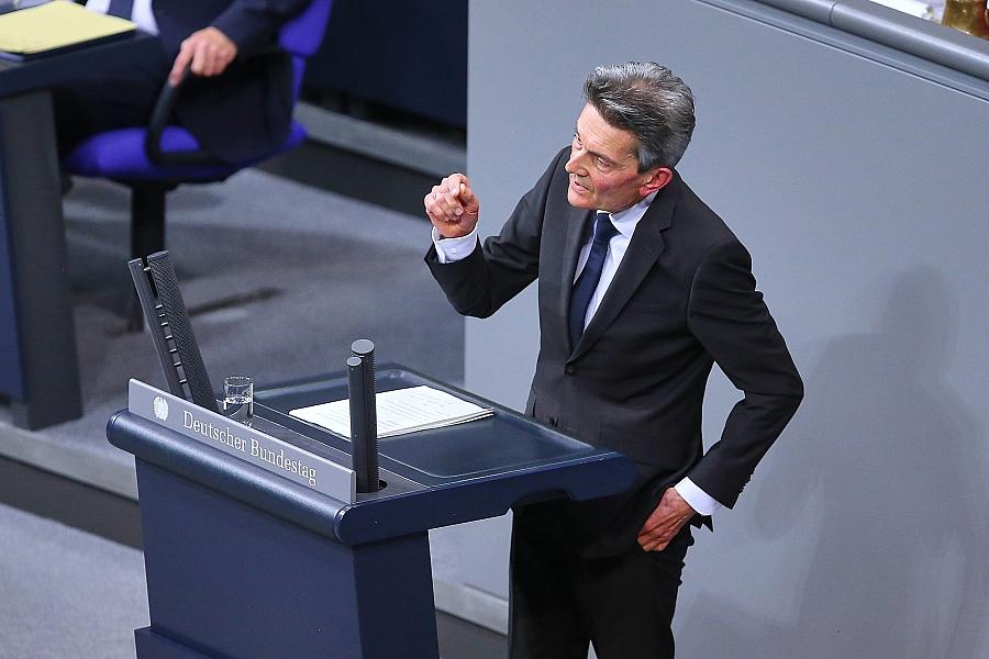 Mützenich: Krieg wird nicht allein auf dem Schlachtfeld entschieden – Forderung nach europäischer Friedensinitiative