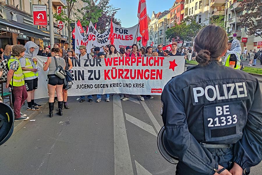 Kriegsdienstverweigerung in Deutschland: Zahl der Anträge steigt 2026 rasant an
