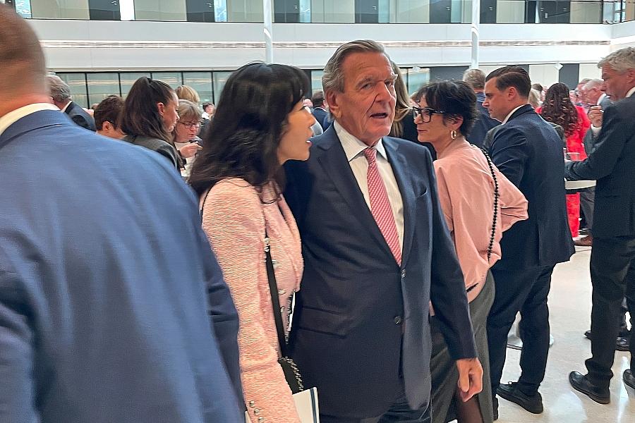 SPD-Landesvorsitzende in Baden-Württemberg und Bayern fordern Parteiausschluss von Gerhard Schröder nach Putin-Besuch
