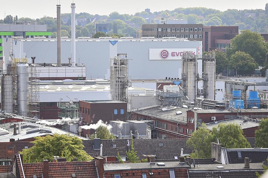 BASF-Chef Kamieth begründet Übernahmepläne für Evonik mit industrieller Logik