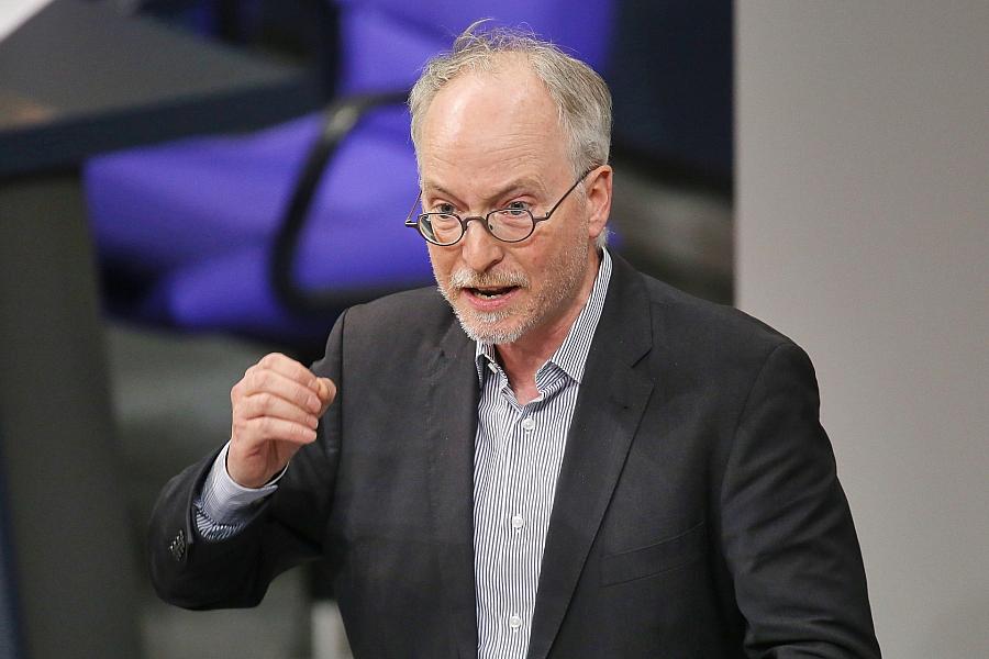 Grünen-Bahnexperte Gastel kritisiert Bilgers Korridorsanierung: Züge werden nicht pünktlicher
